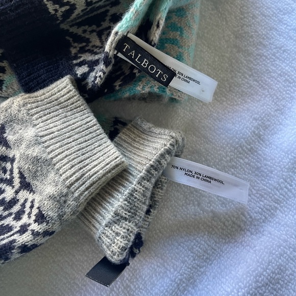 Talbots Nordic Lambswool blend crew neck sweater, matching scarf and gloves. EUC - Picture 4 of 7